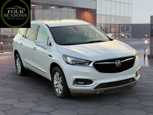Used 2018 Buick Enclave Essence FWD image 4
