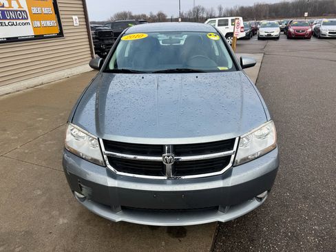 Used 2010 Dodge Avenger R/T image 2