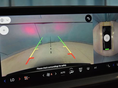 Used 2025 Ford Explorer Platinum w/ LUX Leather Package image 12