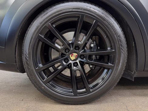 Used 2025 Porsche Cayenne GTS image 15