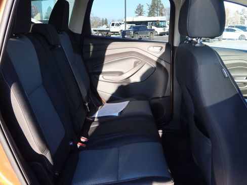 Used 2017 Ford Escape SE image 16