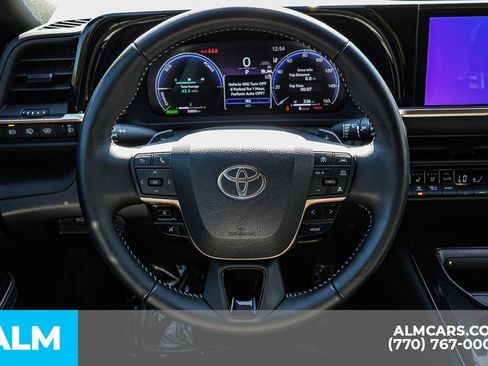 Used 2025 Toyota Crown Signia image 33