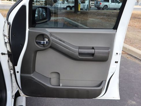 Used 2012 Nissan Xterra S image 26