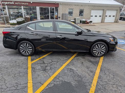 Used 2023 Nissan Altima 2.5 SV image 8