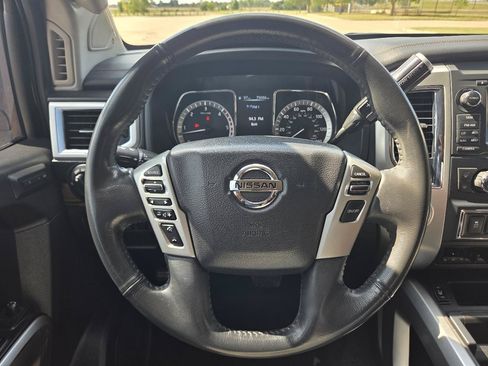 Used 2016 Nissan Titan SL RWD image 15