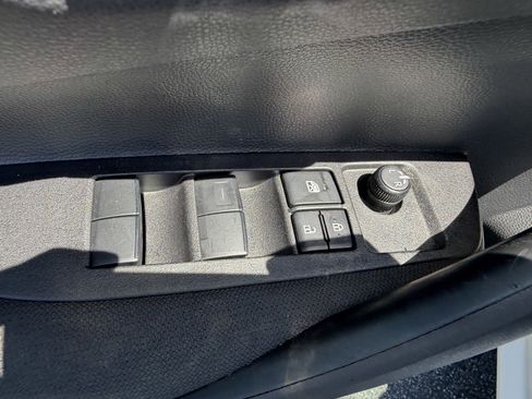 Used 2025 Toyota Corolla LE FWD image 18