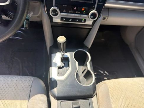 Used 2013 Toyota Camry LE FWD image 13