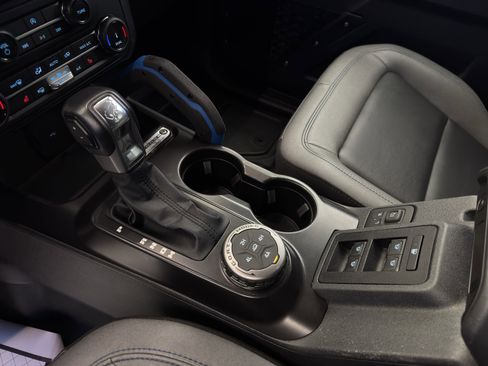 Used 2022 Ford Bronco Black Diamond image 23