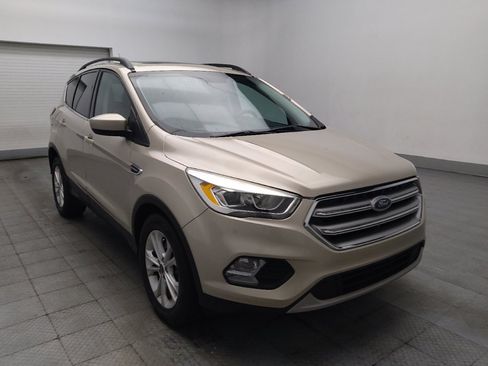 Used 2017 Ford Escape SE w/ Equipment Group 201A FWD image 13