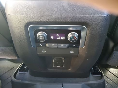 Used 2021 Chevrolet Tahoe Z71 w/ Luxury Package image 19