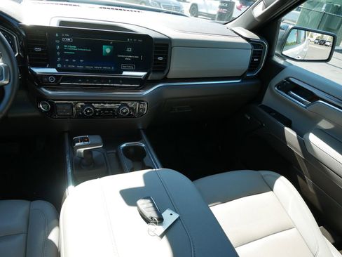 Used 2024 Chevrolet Silverado 1500 RST AWD/4WD image 14