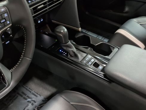 Used 2025 Toyota Camry SE image 26