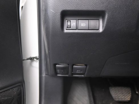 Certified 2022 Toyota RAV4 LE FWD image 32