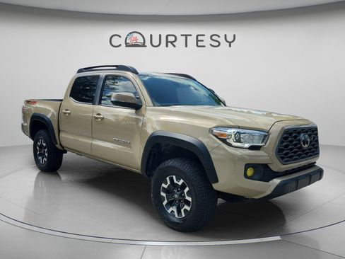 Used 2020 Toyota Tacoma TRD Off-Road AWD/4WD image 9