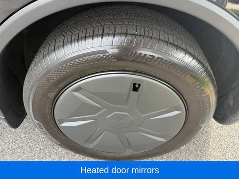 Used 2026 Tesla Model Y 2WD image 11