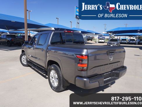 Used 2022 Nissan Frontier SV image 4