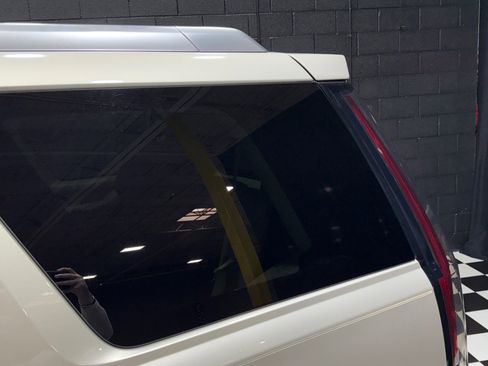 Used 2015 Cadillac Escalade Luxury image 32