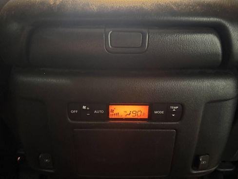 Used 2018 Nissan Armada SL image 31