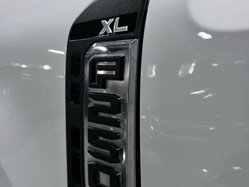 Used 2025 Ford F250 XL AWD/4WD image 27