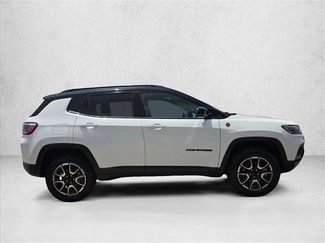 Used 2024 Jeep Compass Trailhawk AWD/4WD video 4