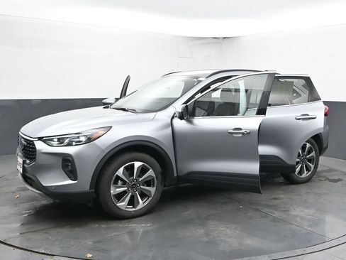 Used 2024 Ford Escape Platinum image 54