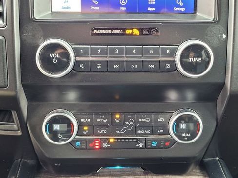 Used 2021 Ford Expedition Limited image 21