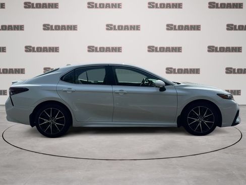 Used 2023 Toyota Camry SE FWD image 6