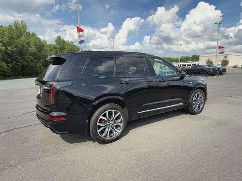 Used 2022 Cadillac XT6 Sport w/ Technology Package AWD/4WD image 9