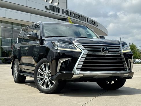 Used 2017 Lexus LX 570 4WD w/ Luxury Package image 2