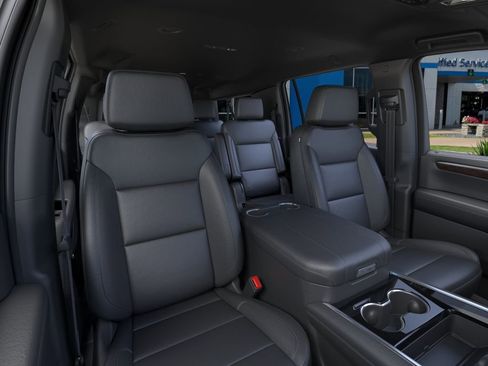 New 2026 Chevrolet Suburban LT w/ Comfort Package AWD/4WD image 16