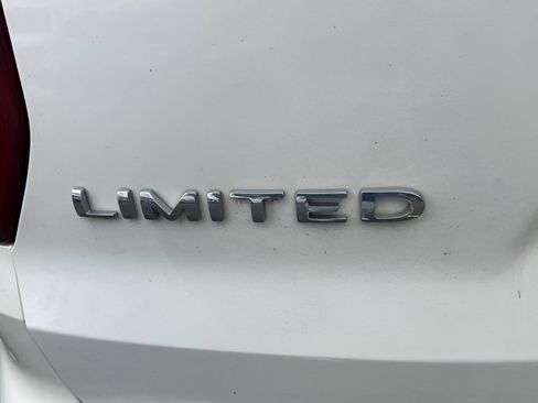 Used 2019 Ford Explorer Limited w/ Class III Trailer Tow Package AWD/4WD image 14