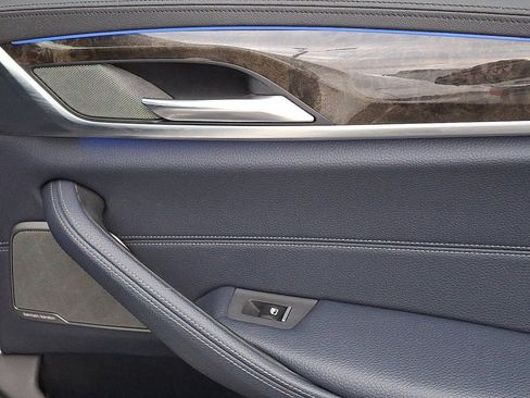 Used 2018 BMW M550i xDrive image 14