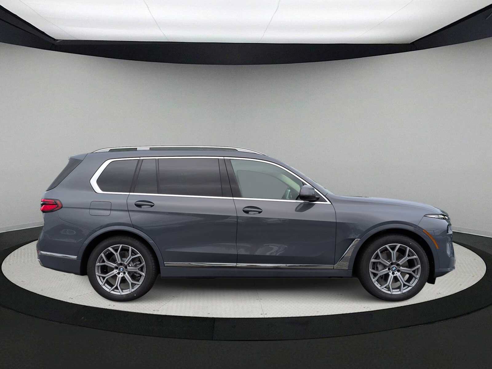 Used 2027 BMW X7 xDrive40i AWD/4WD image 9