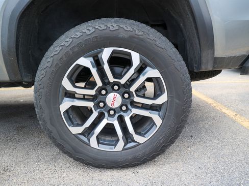 Used 2023 GMC Canyon AT4 w/ AT4 Premium Package AWD/4WD image 14