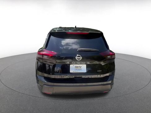 Used 2025 Nissan Rogue SV AWD/4WD image 10