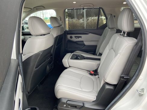 Used 2025 Honda Pilot EX-L image 48