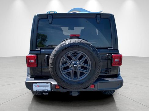 Used 2024 Jeep Wrangler Unlimited Sport AWD/4WD image 4