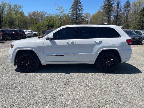 Used 2019 Jeep Grand Cherokee Altitude AWD/4WD image 8