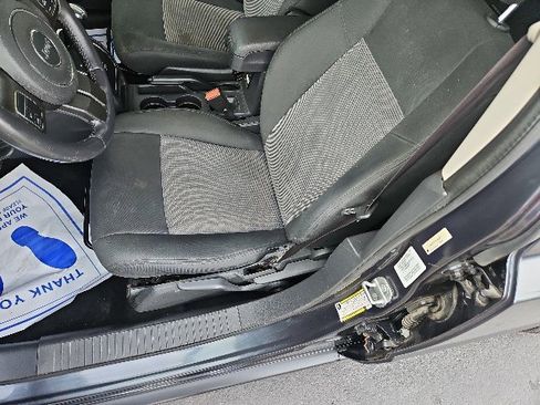 Used 2014 Jeep Patriot Latitude FWD image 6