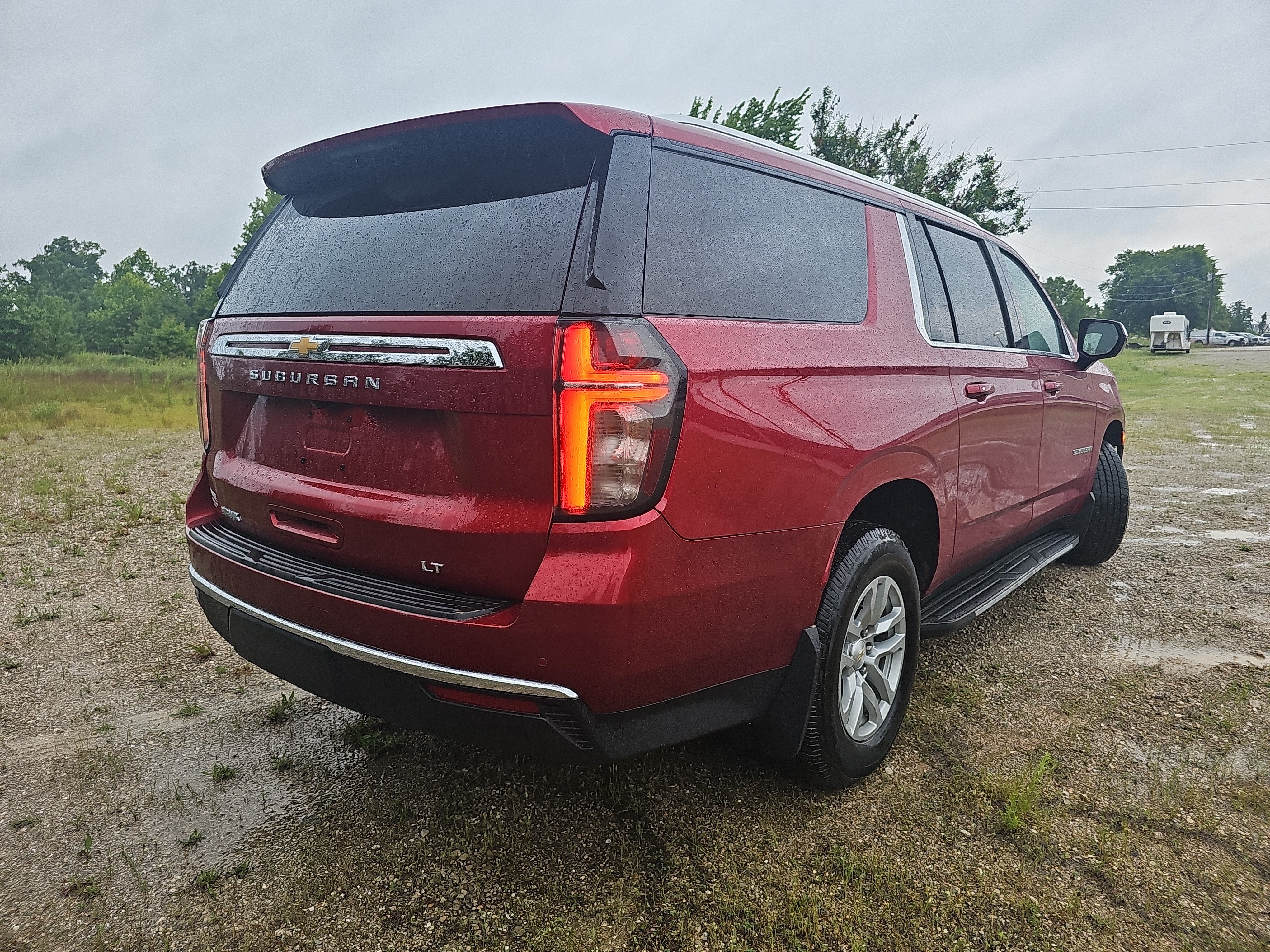 Used 2023 Chevrolet Suburban LT AWD/4WD image 4