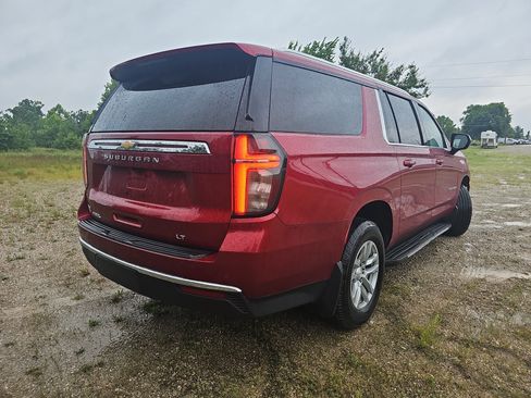 Used 2023 Chevrolet Suburban LT AWD/4WD image 4