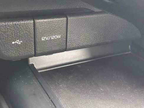 Used 2020 Toyota Camry SE image 27