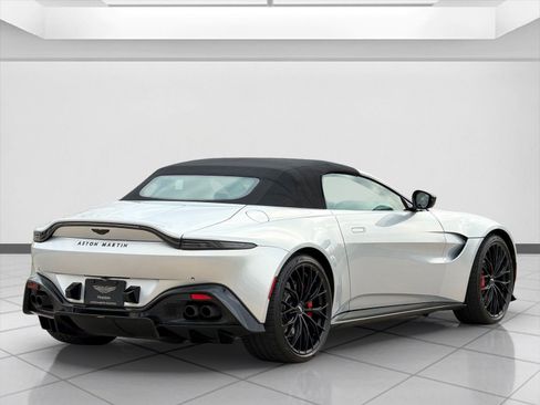 Used 2022 Aston Martin V8 Vantage Roadster image 10