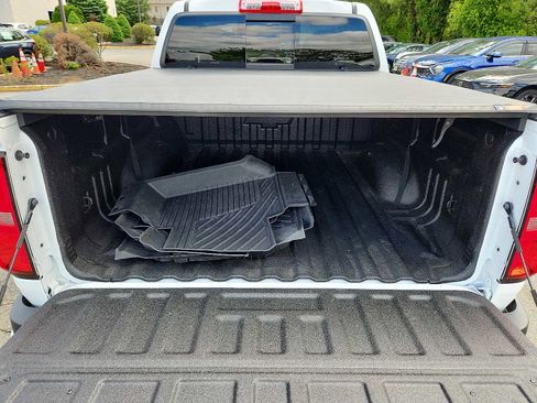 Used 2022 Chevrolet Colorado Z71 AWD/4WD image 27