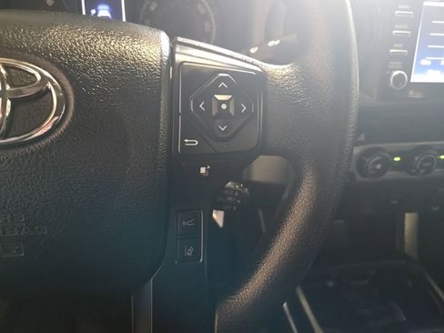 Used 2020 Toyota Tacoma SR AWD/4WD image 12