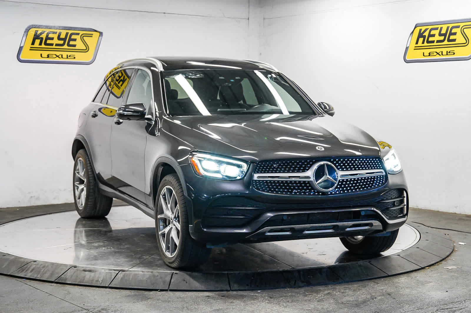 Used 2022 Mercedes-Benz GLC 300 4MATIC image 5