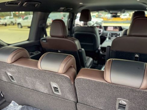 New 2026 Nissan Armada SL image 21