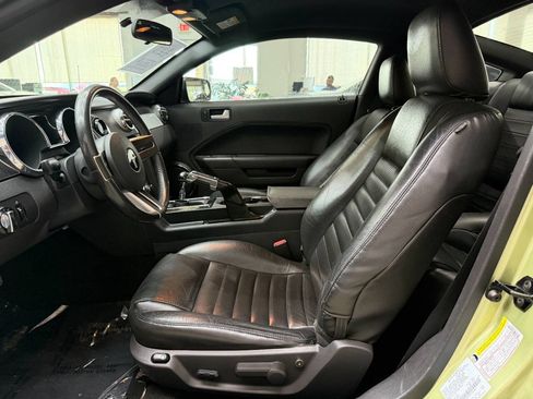 Used 2005 Ford Mustang GT RWD image 13