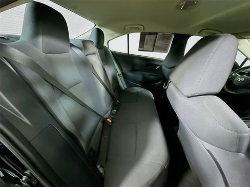Used 2022 Toyota Corolla LE image 11
