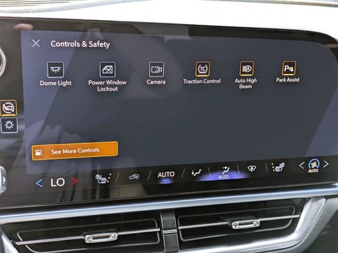 Certified 2024 Chevrolet Equinox EV LT FWD image 17